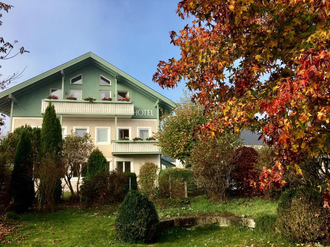 בורגהאוזן Gartenhotel Salzach מראה חיצוני תמונה